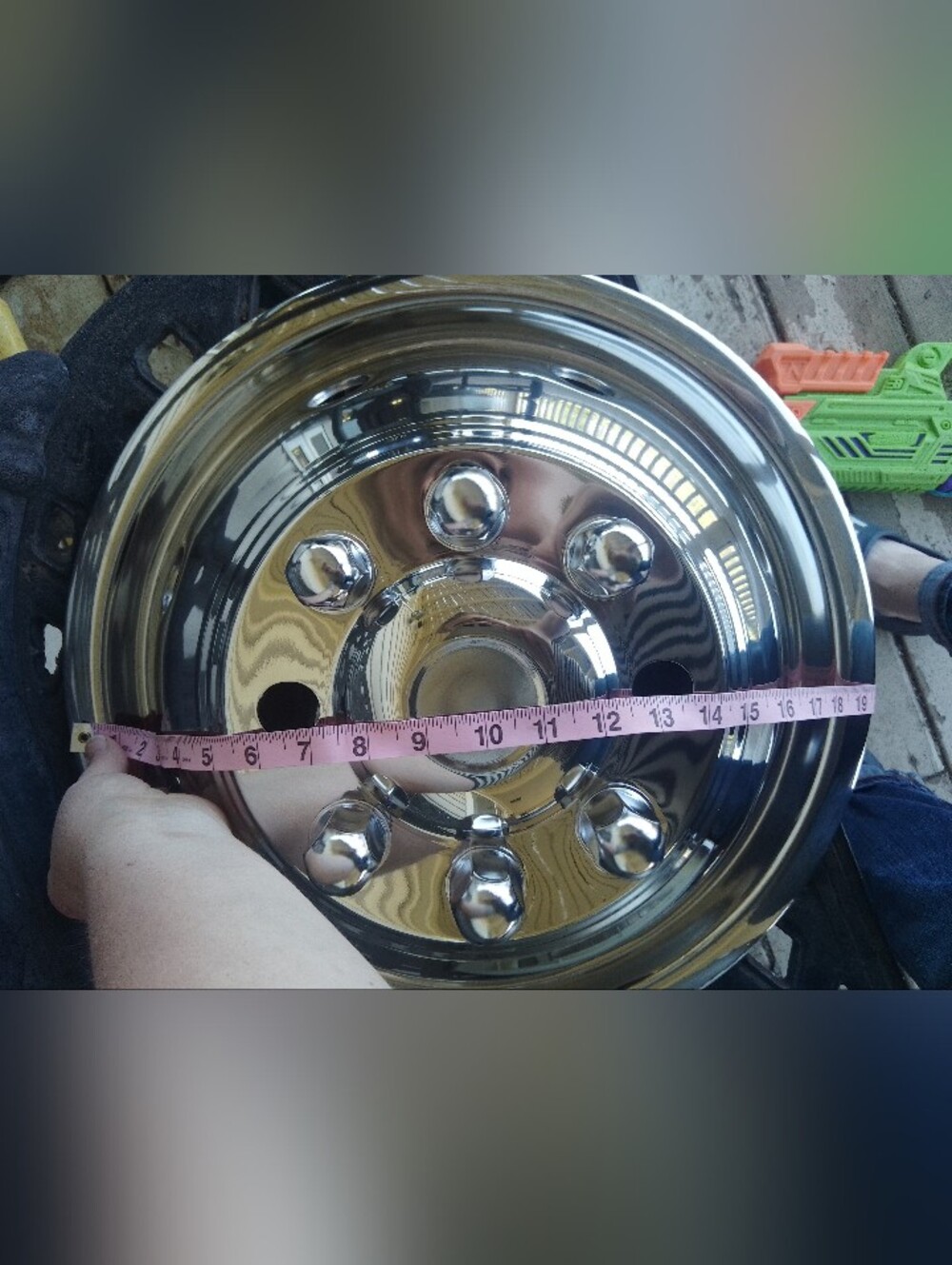Large Hubcap - Picture 2 of 5
